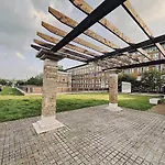 15 Percent Off Monthly Stays -2Bed Apart Netflix Wi-Fi